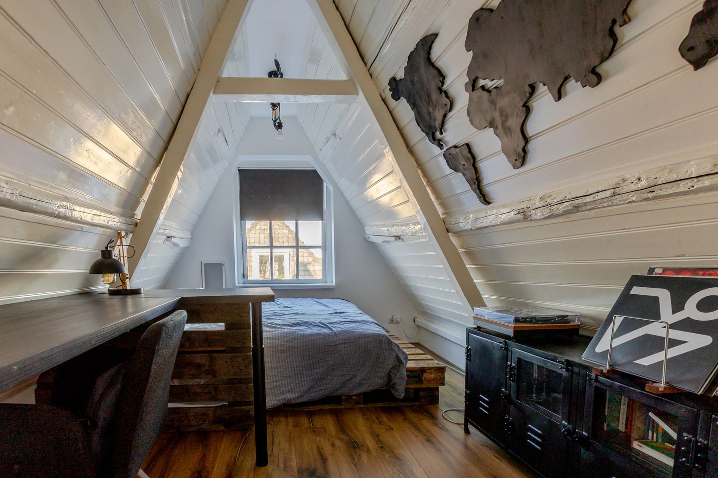 Historic Canal House with Modern Luxury in Gouda Centre — 34