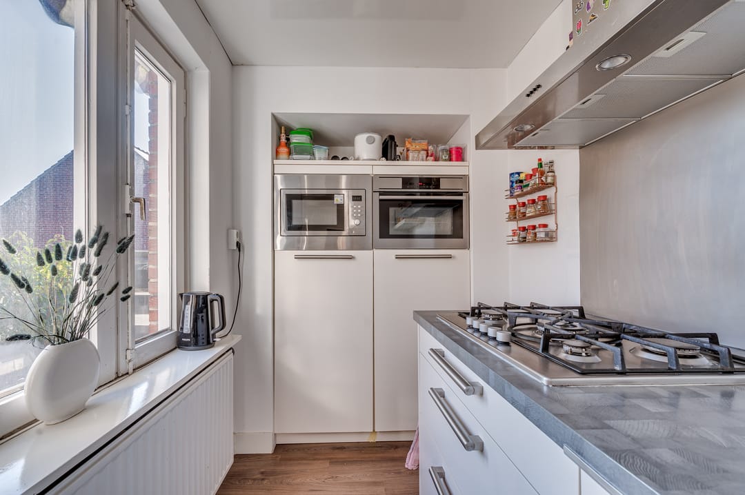 Spacious upper-floor apartment with church view and roof terrace in Venlo Withuis — 16