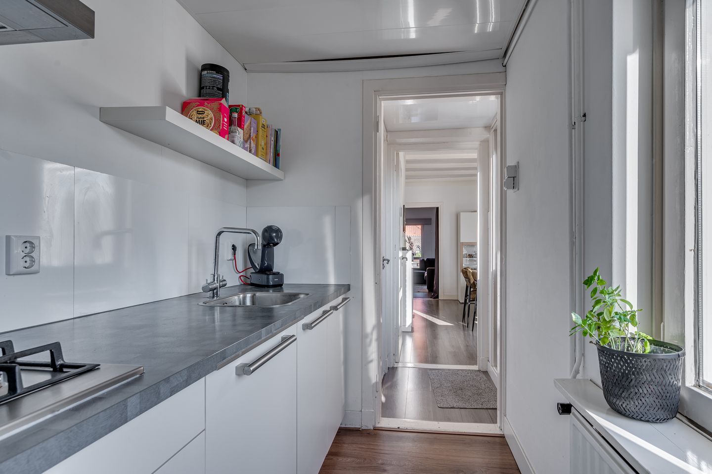 Spacious upper-floor apartment with church view and roof terrace in Venlo Withuis — 20