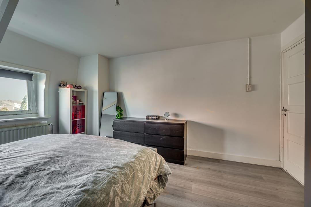 Spacious upper-floor apartment with church view and roof terrace in Venlo Withuis — 26