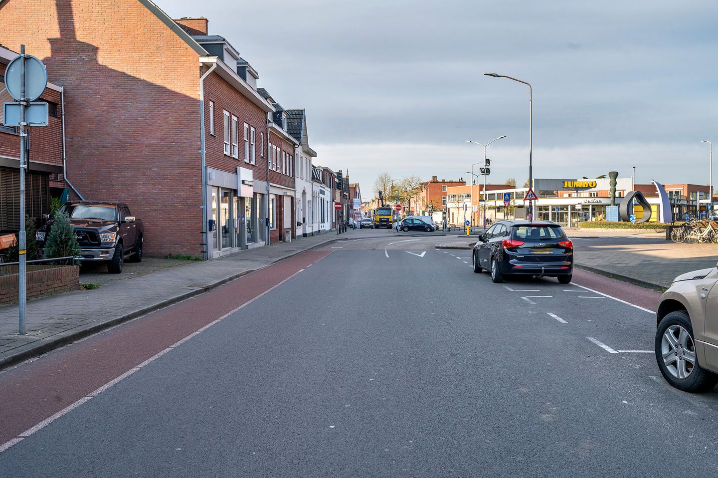 Spacious upper-floor apartment with church view and roof terrace in Venlo Withuis — 35