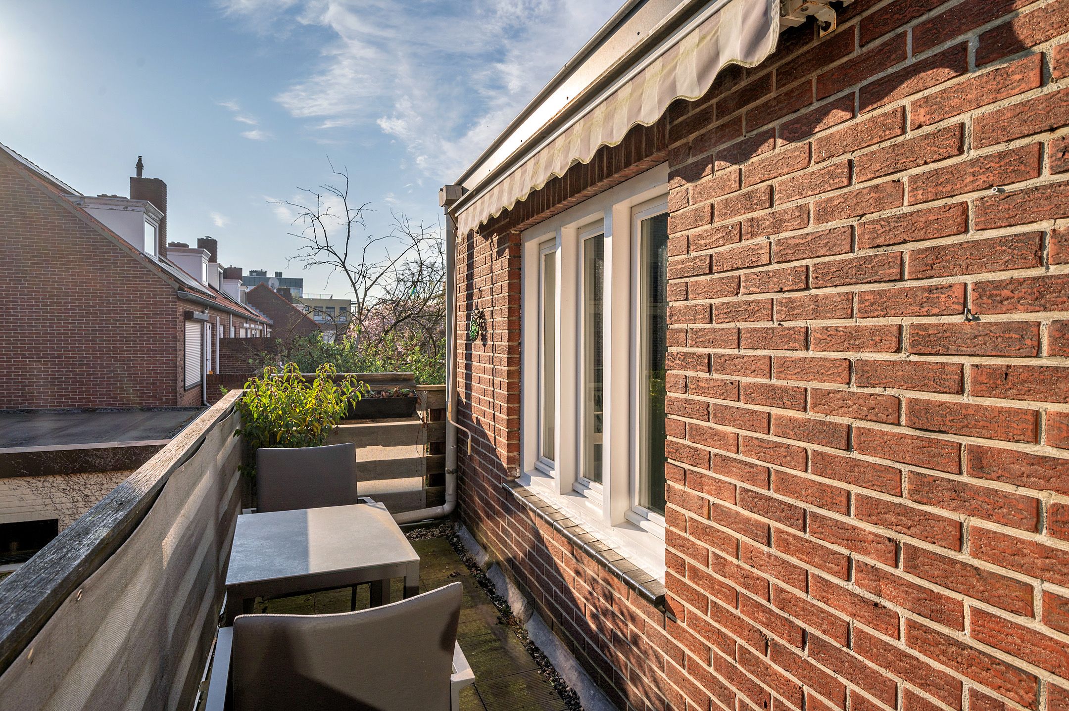 Spacious upper-floor apartment with church view and roof terrace in Venlo Withuis — 18