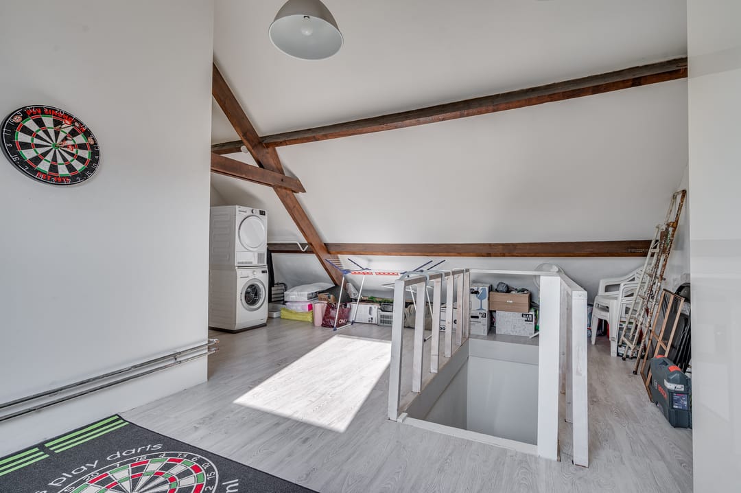 Spacious upper-floor apartment with church view and roof terrace in Venlo Withuis — 32