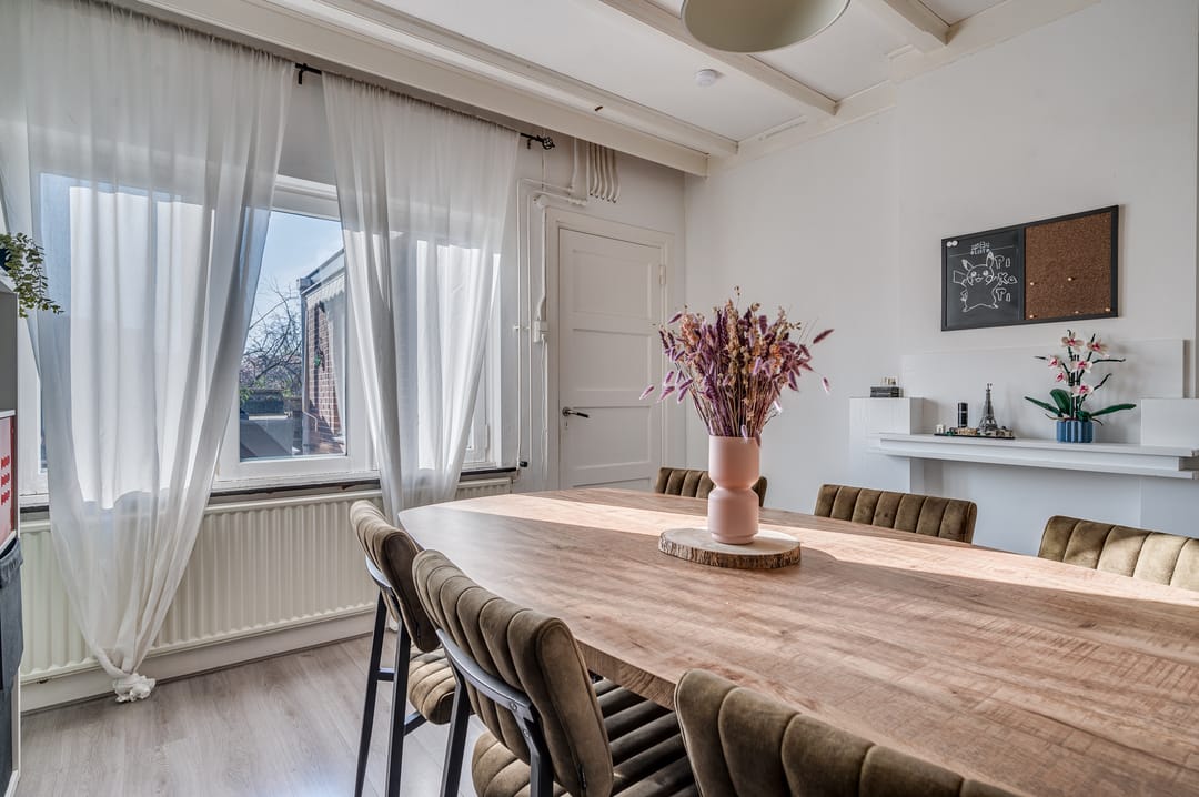 Spacious upper-floor apartment with church view and roof terrace in Venlo Withuis — 13