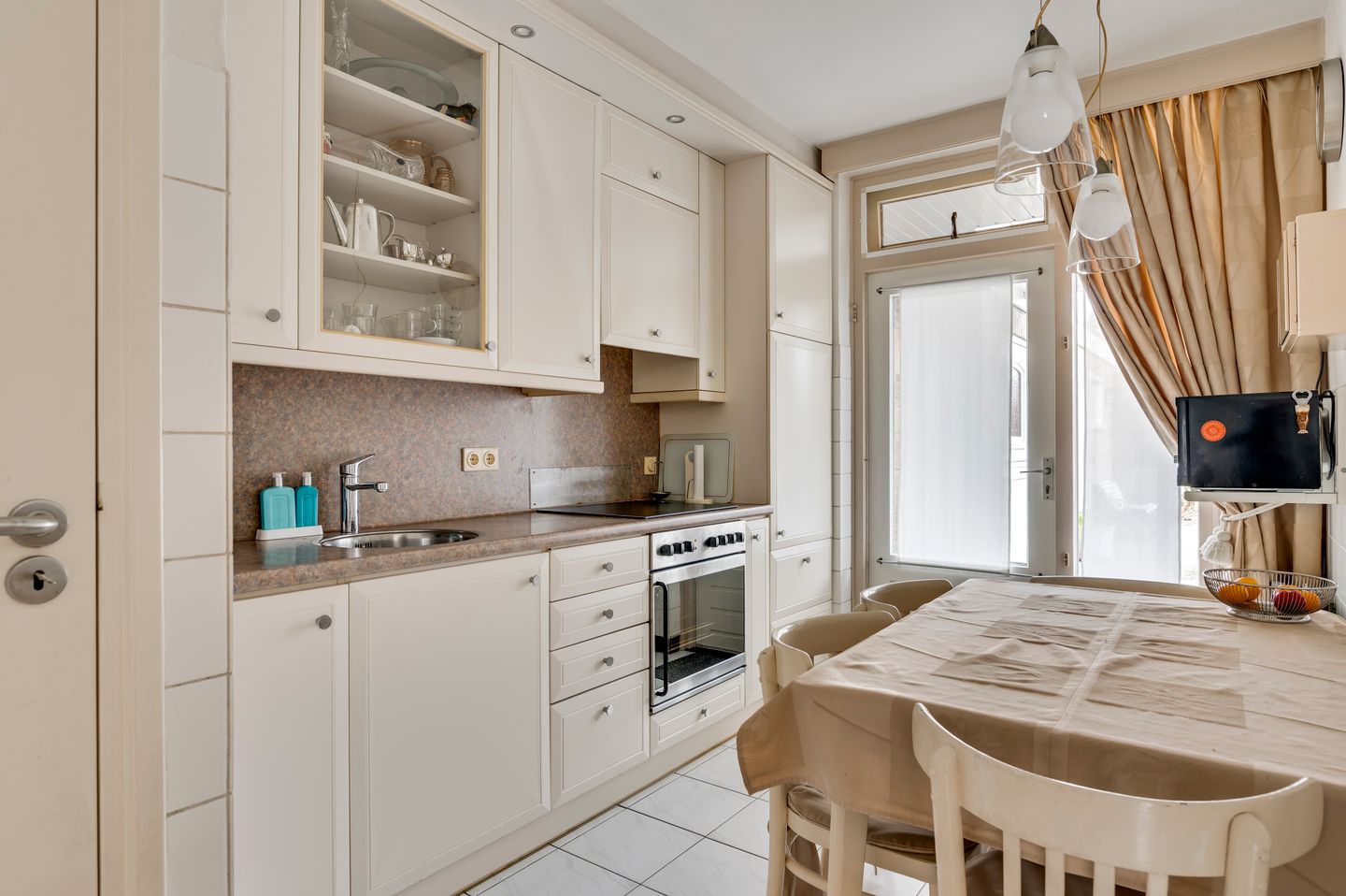 Foto 10 van Oranjestraat 8