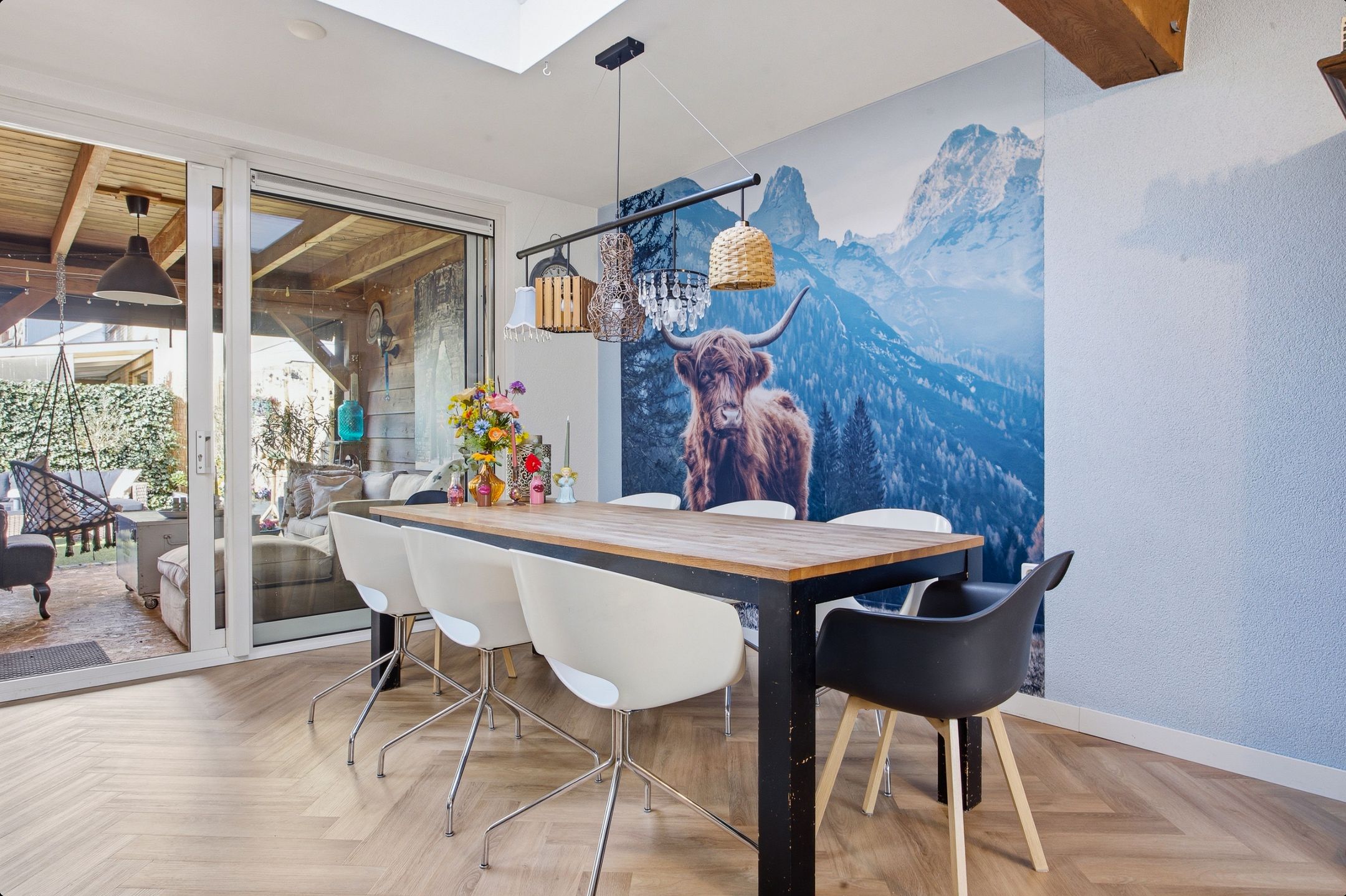Spacious and sustainably renovated semi-detached home with modern finishes and garden extensions — 18