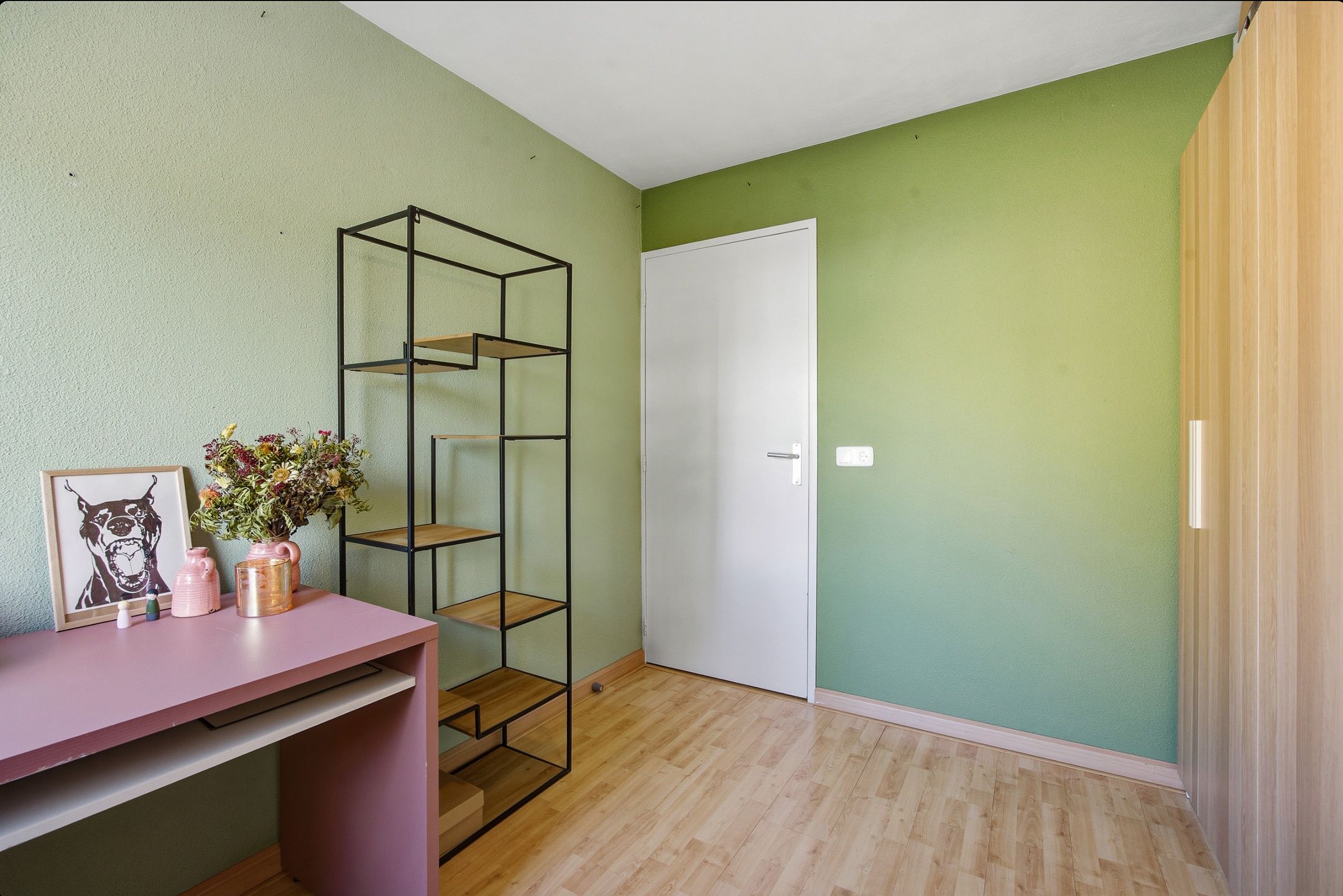 Spacious and sustainably renovated semi-detached home with modern finishes and garden extensions — 26
