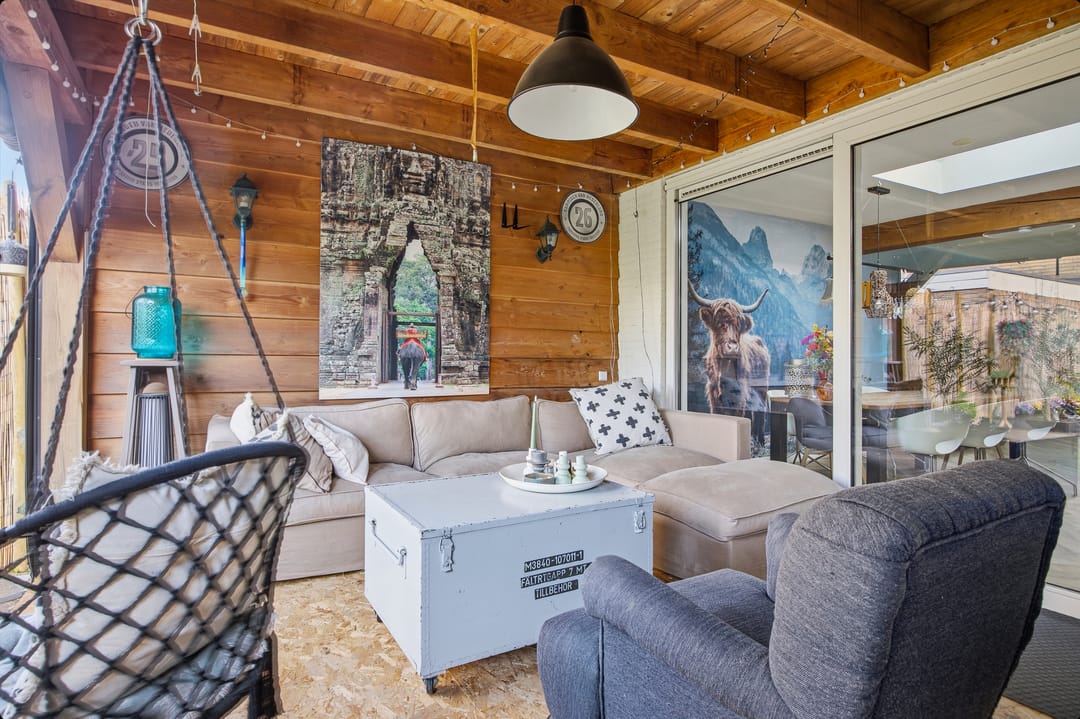 Spacious and sustainably renovated semi-detached home with modern finishes and garden extensions — 42