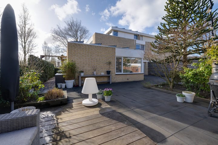 W. v.d. Brinkstraat 4