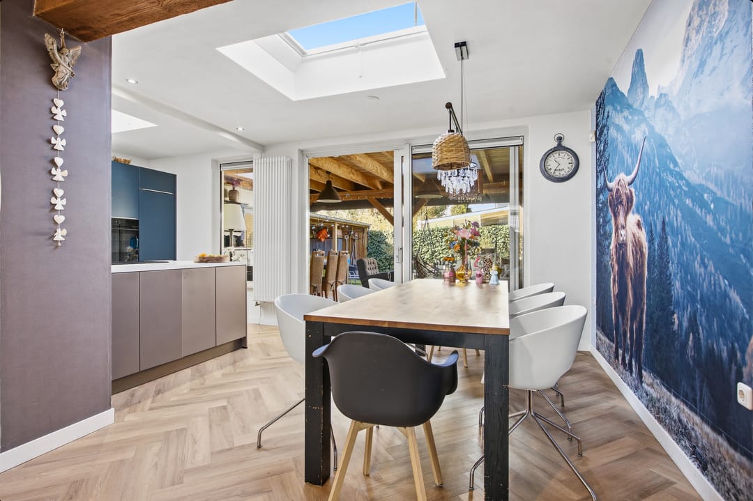 Spacious and sustainably renovated semi-detached home with modern finishes and garden extensions — 16