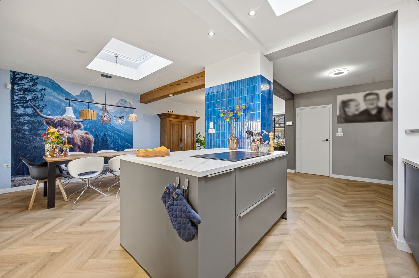 Spacious and sustainably renovated semi-detached home with modern finishes and garden extensions — 20