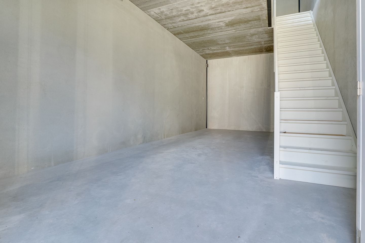 Bekijk foto 4 van Spaceshuttle 18-J