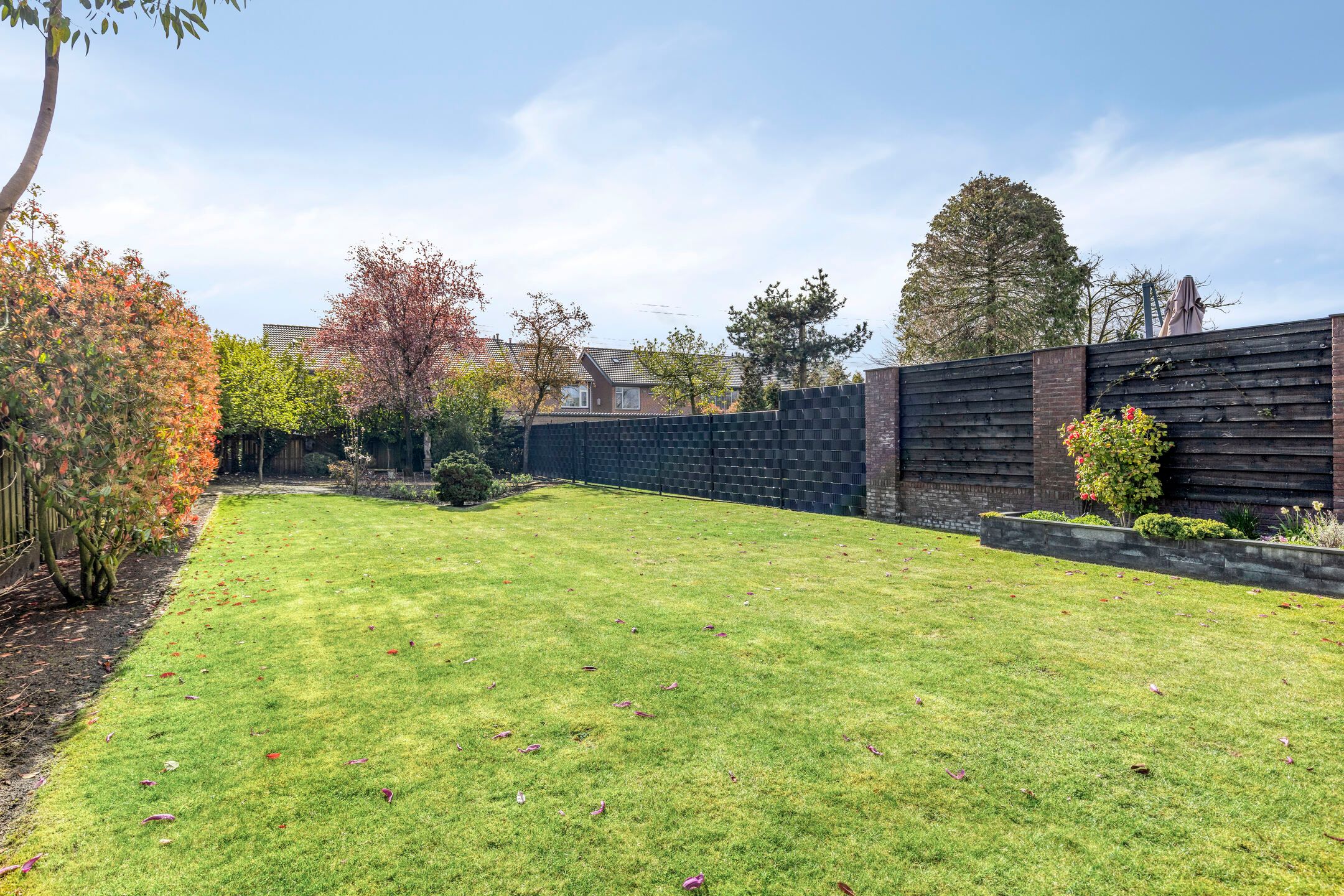 Spacious detached home with large garden in peaceful Eerde — 32