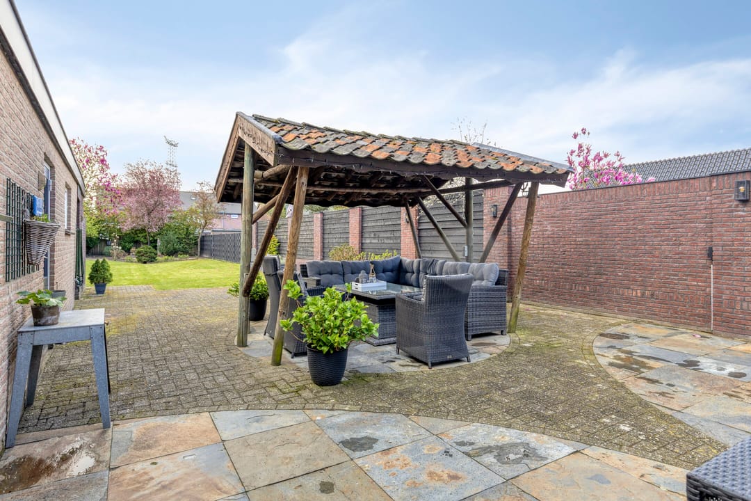 Spacious detached home with large garden in peaceful Eerde — 37