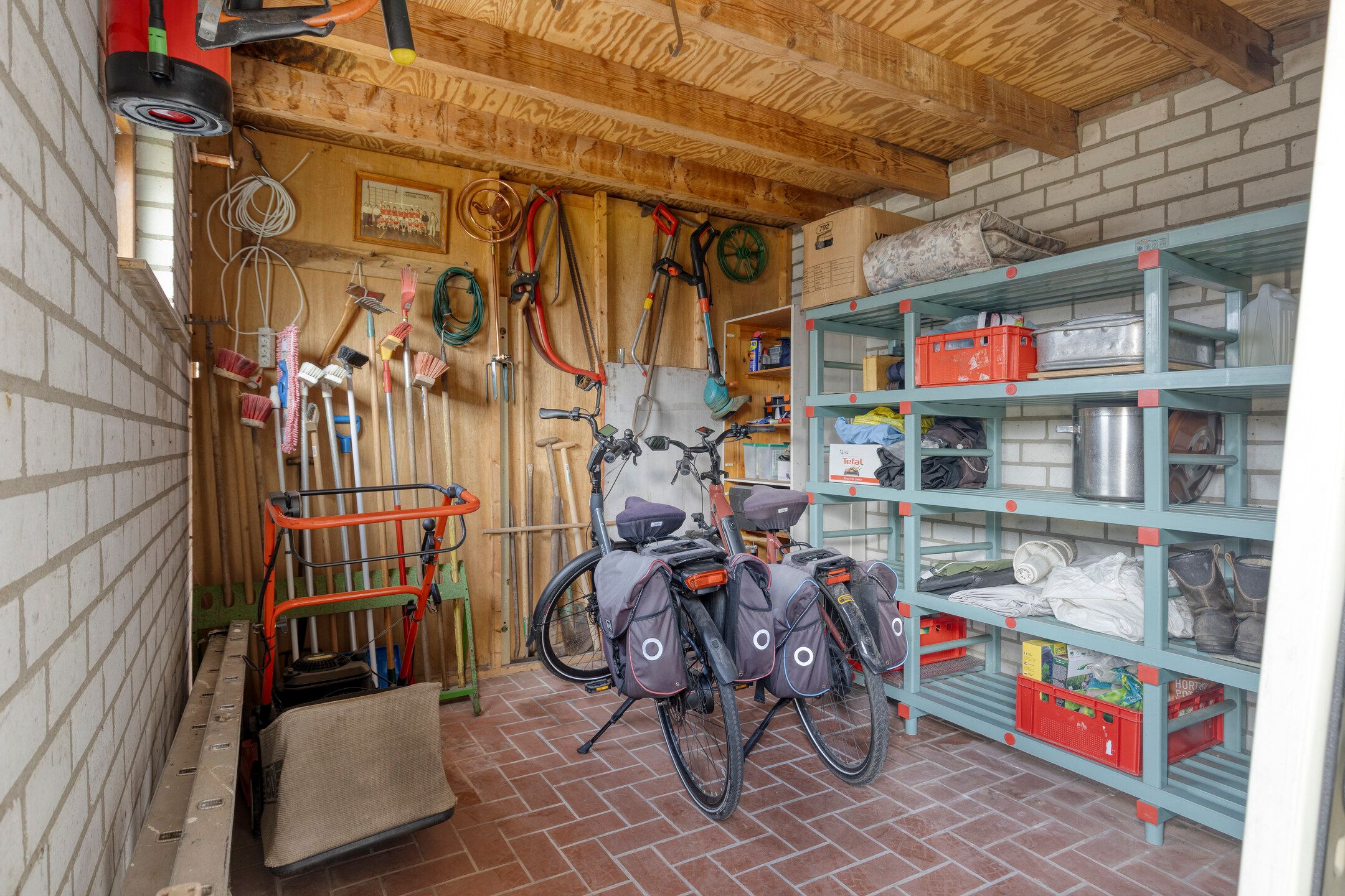 Spacious detached home with large garden in peaceful Eerde — 41