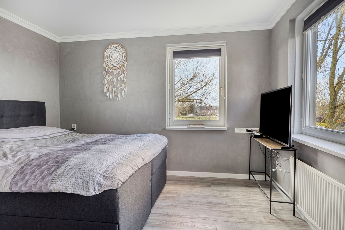 Spacious Corner Home with Nature Views and Five Bedrooms in Volendam — 34