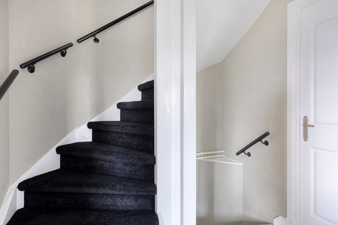 Spacious Corner Home with Nature Views and Five Bedrooms in Volendam — 41