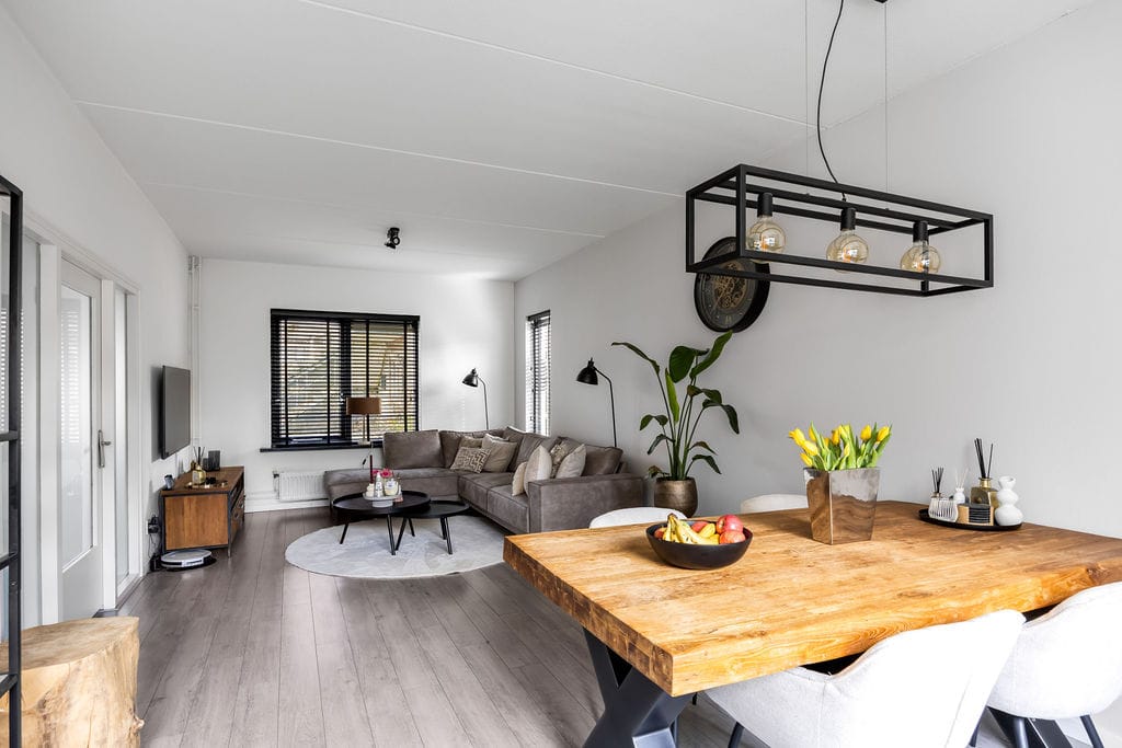 Move-in ready ground floor apartment with 2 bedrooms and sunny garden — 10