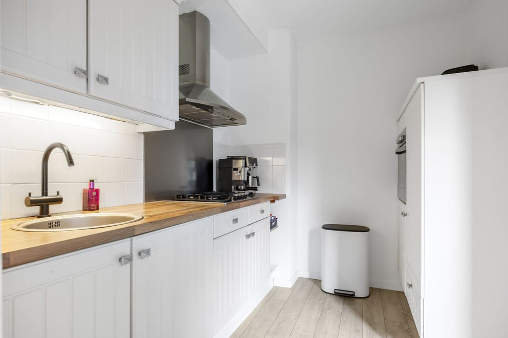 Move-in ready ground floor apartment with 2 bedrooms and sunny garden — 14