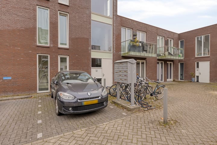 Photo 2 of Blaarthemseweg 85-F