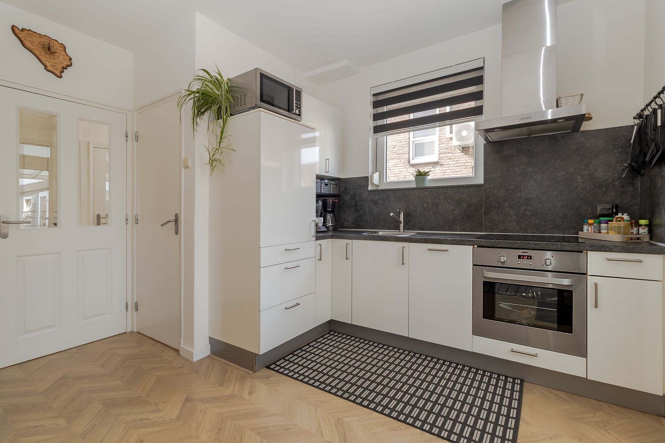 Photo 3 of Burg. Schrijenstraat 26