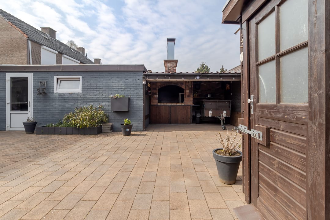 Photo 37 of Burg. Schrijenstraat 26