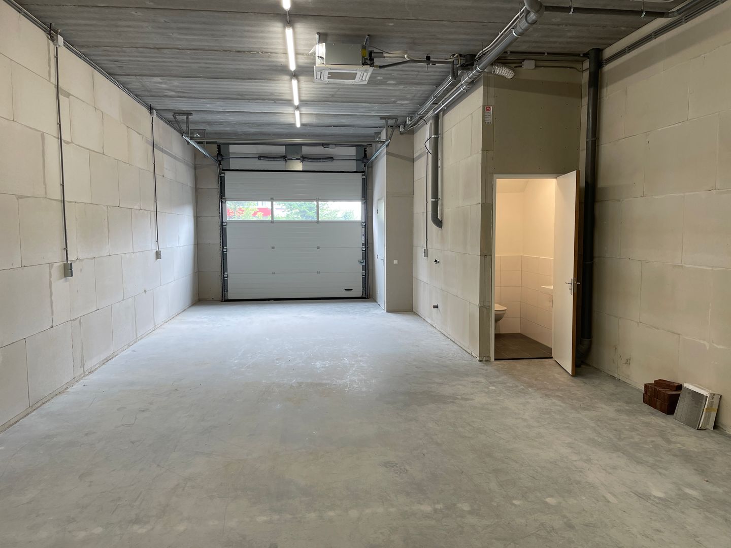 View photo 2 of Staringlaan 14-A