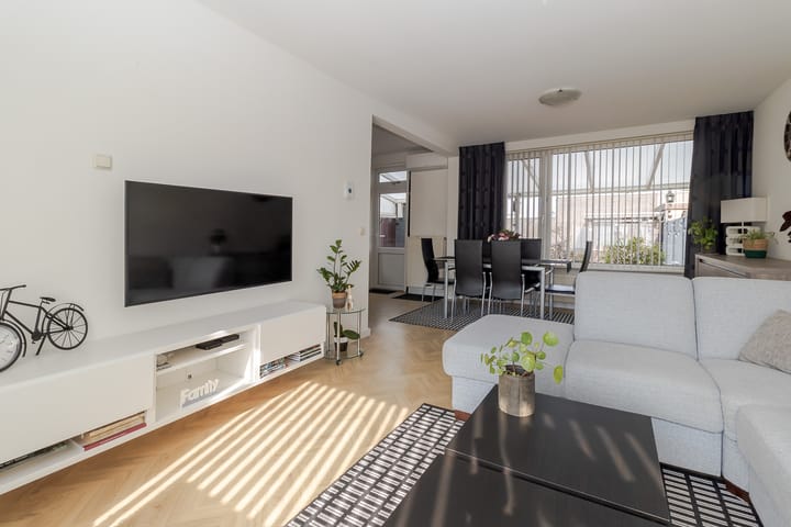 Foto 2 van Burg. Schrijenstraat 26