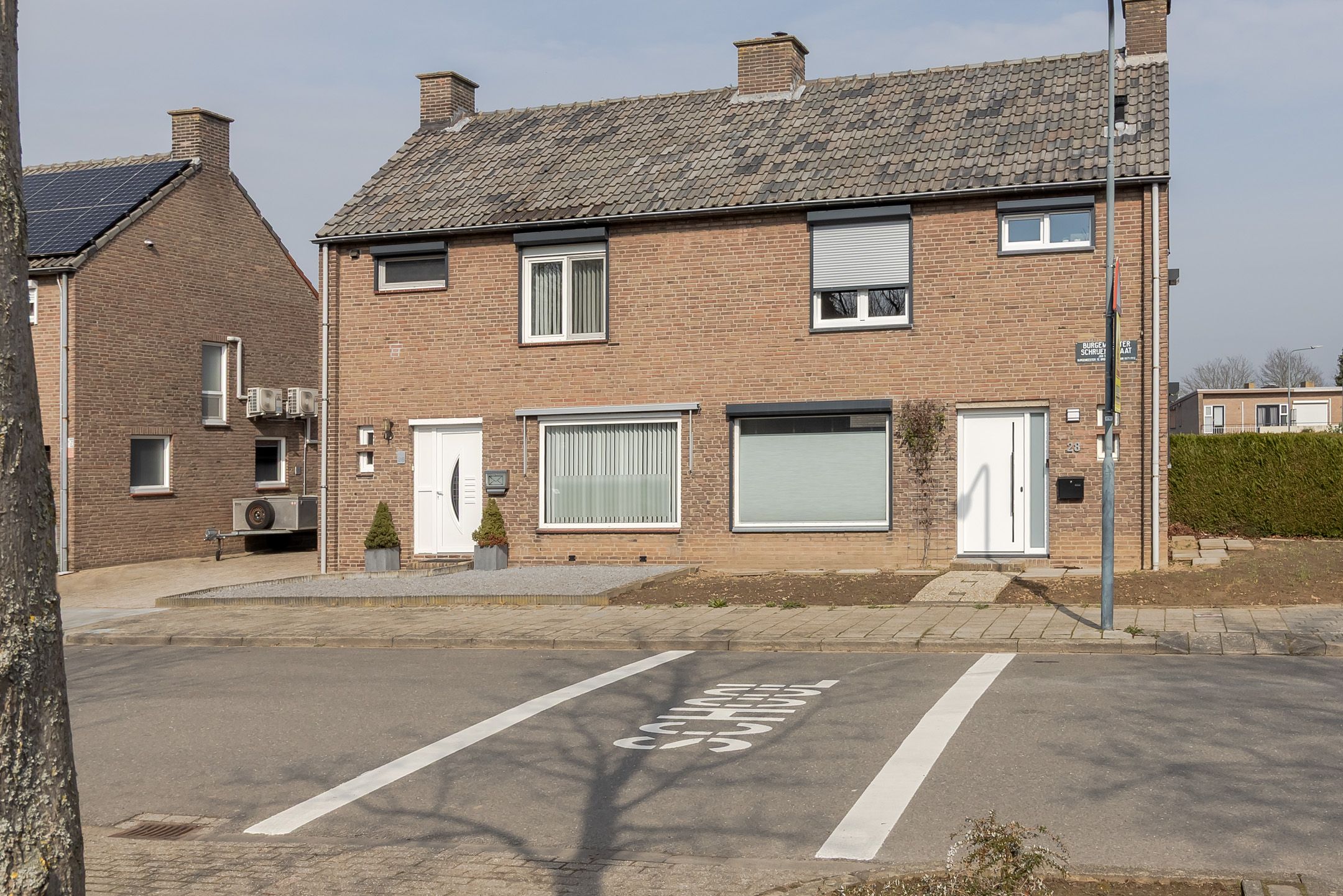 Photo 9 of Burg. Schrijenstraat 26