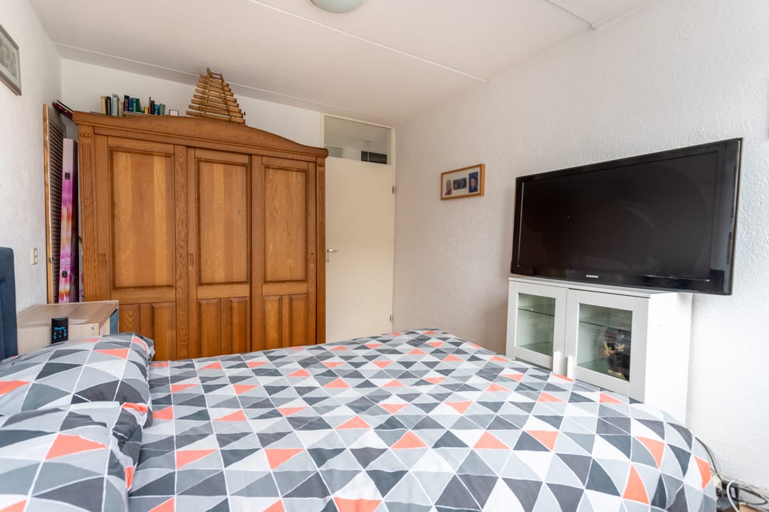 Spacious 5-Bedroom Accessible Home with Home Office Potential — 23