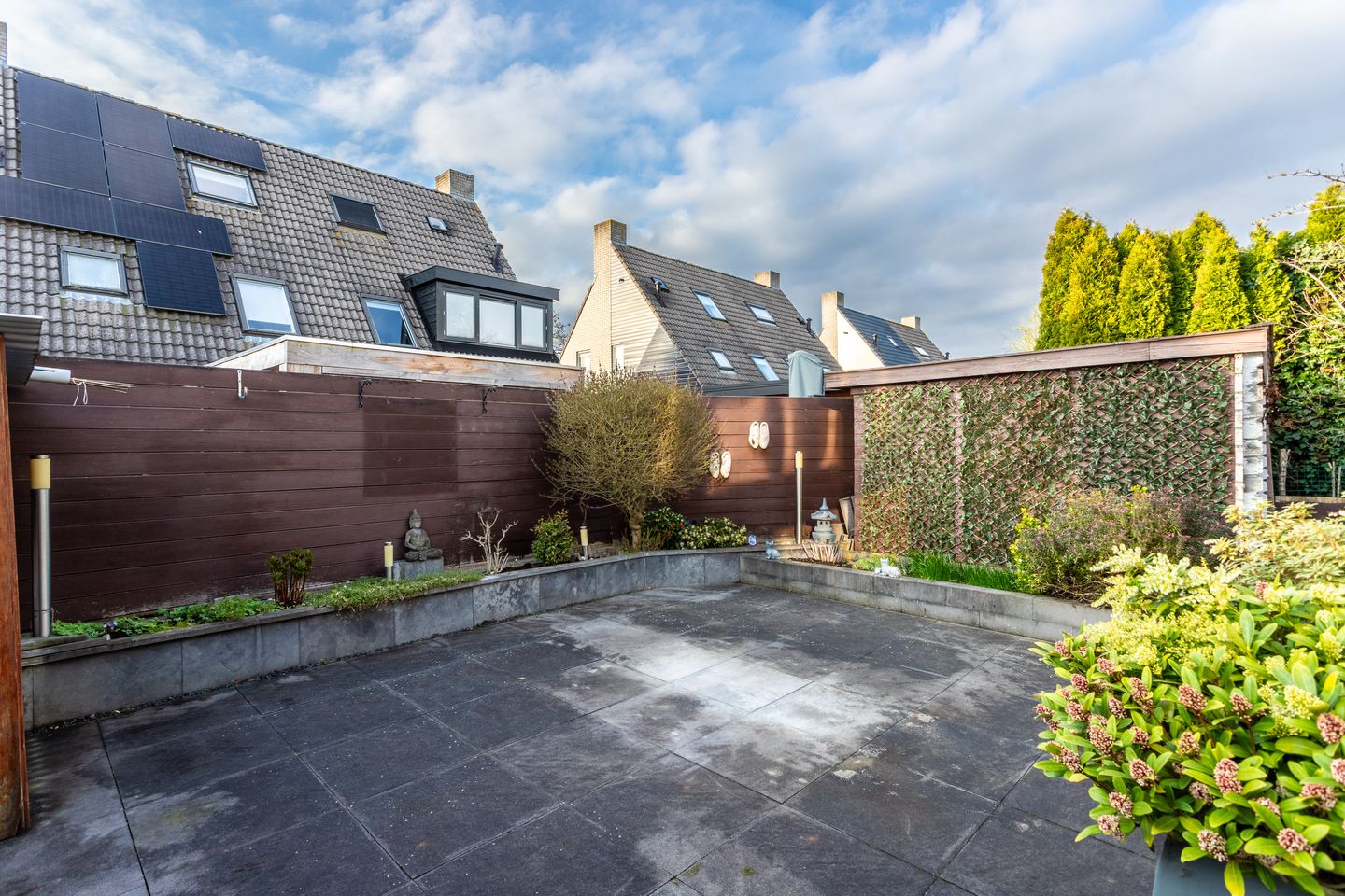 Spacious 5-Bedroom Accessible Home with Home Office Potential — 14