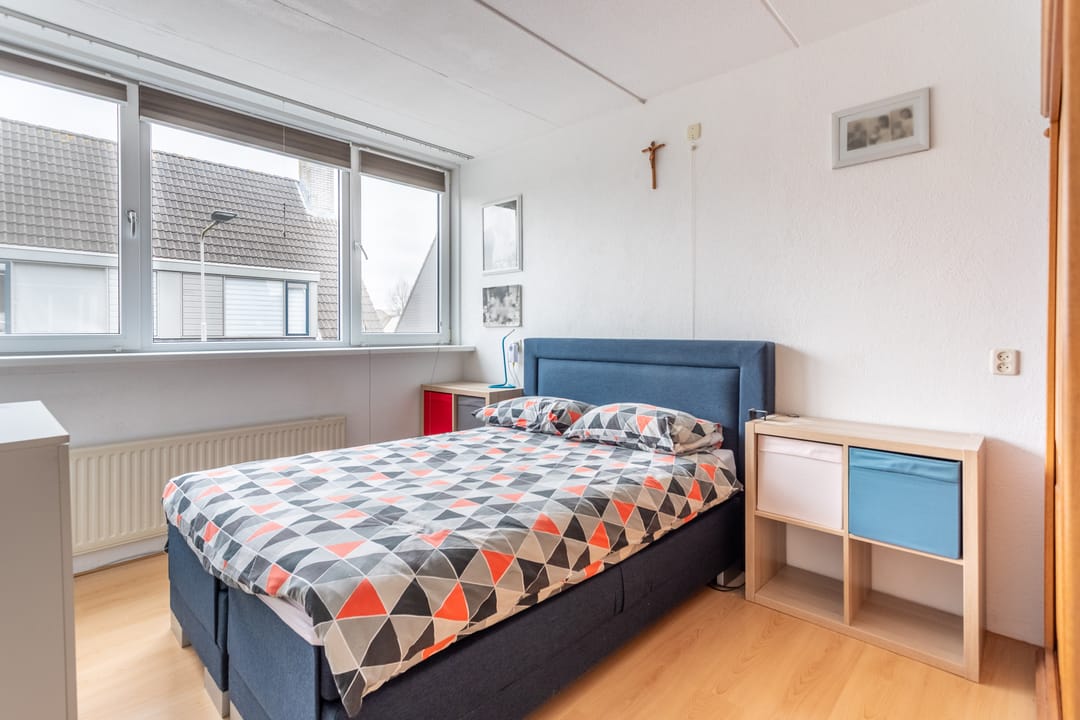 Spacious 5-Bedroom Accessible Home with Home Office Potential — 22
