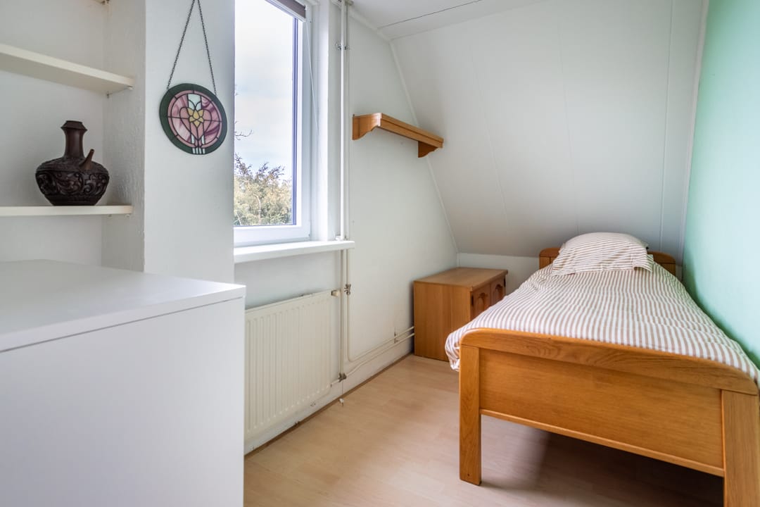 Spacious 5-Bedroom Accessible Home with Home Office Potential — 26