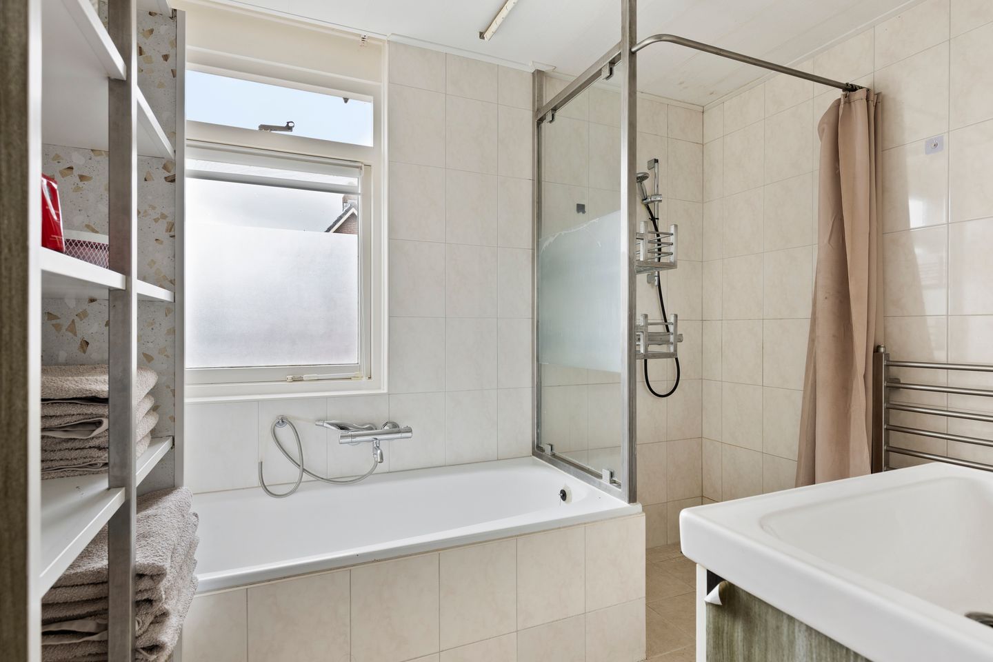 Photo 14 of Tulpstraat 1