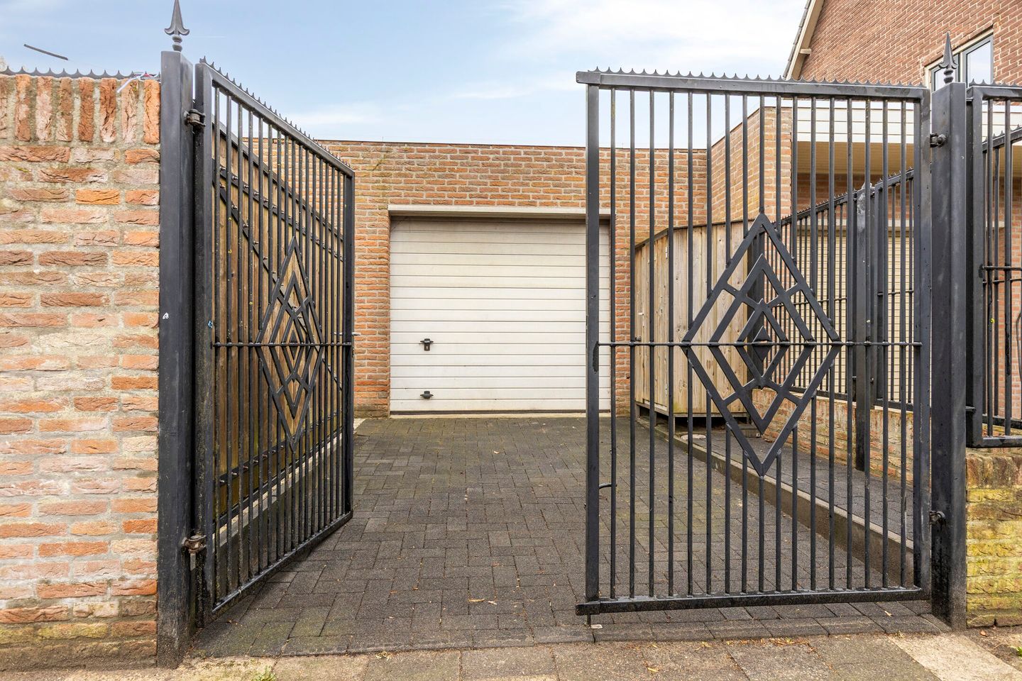 Photo 20 of Tulpstraat 1