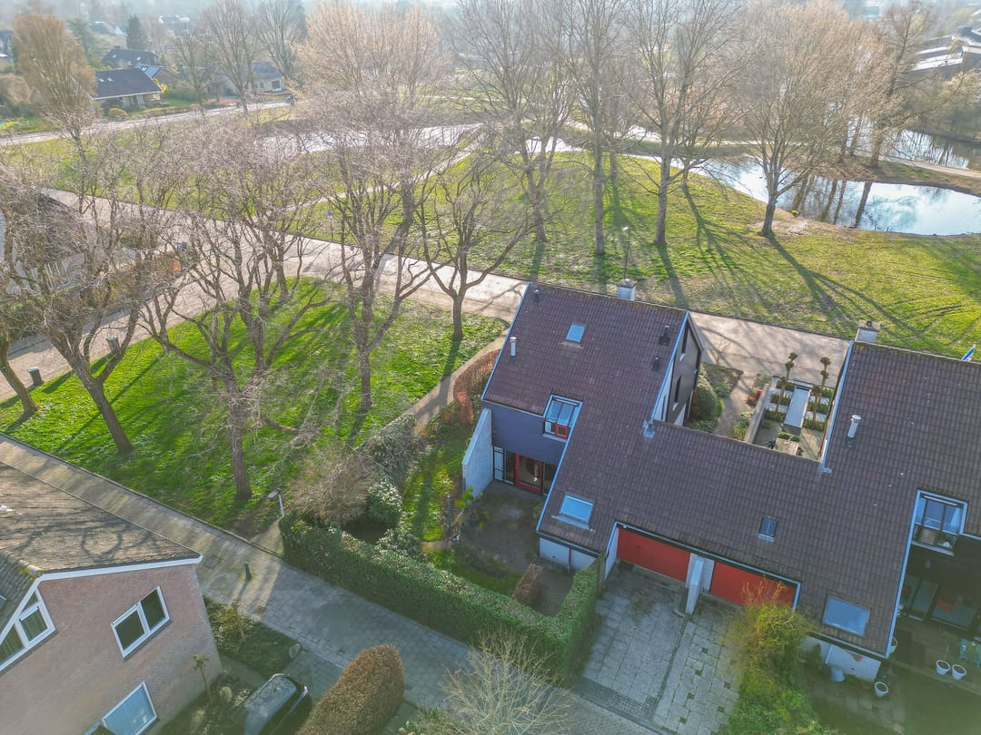 Stijlvolle Tussenwoning met Parkuitzicht in het Centrum van Drachten