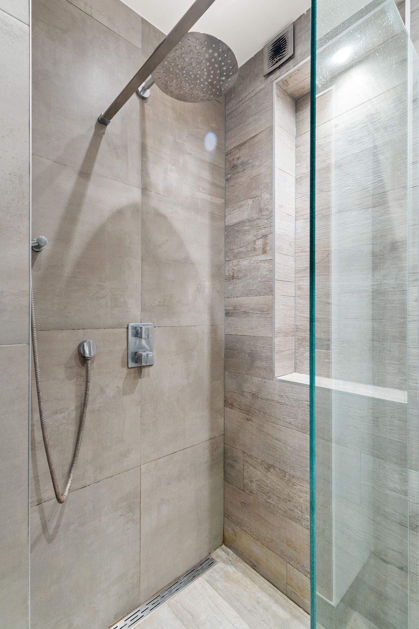 Foto 30 van Diezestraat 28-1