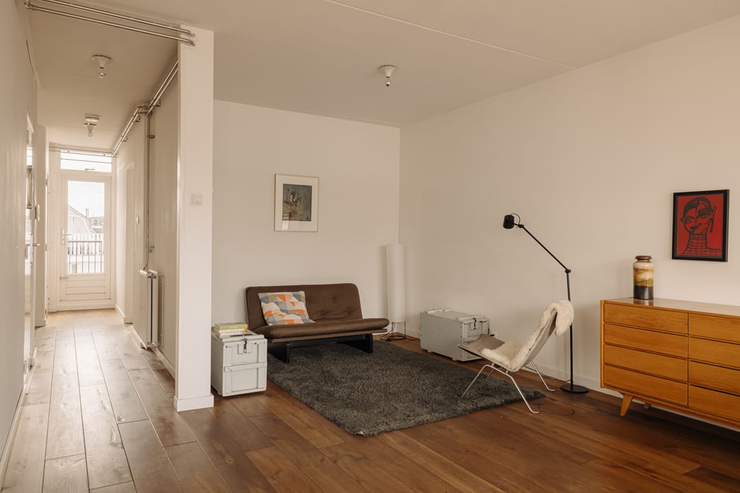 Light Penthouse Apartment with South-Facing Rooftop Terrace in De Pijp — 13