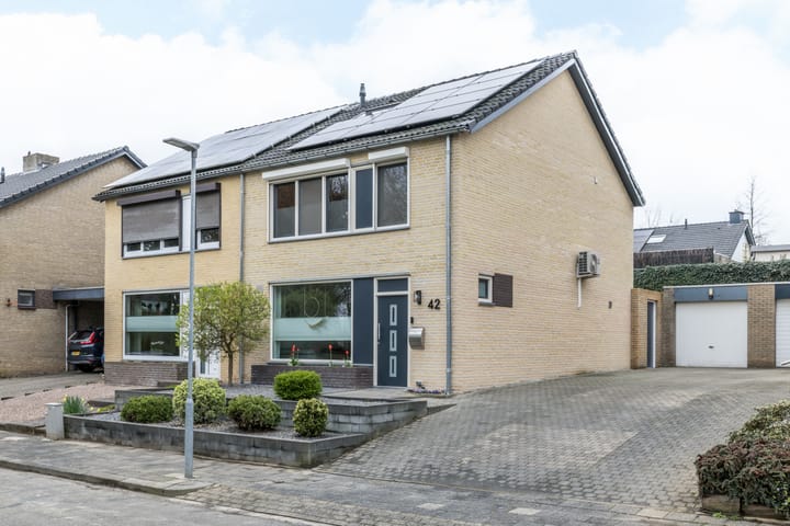 Burg. Kengenstraat 42