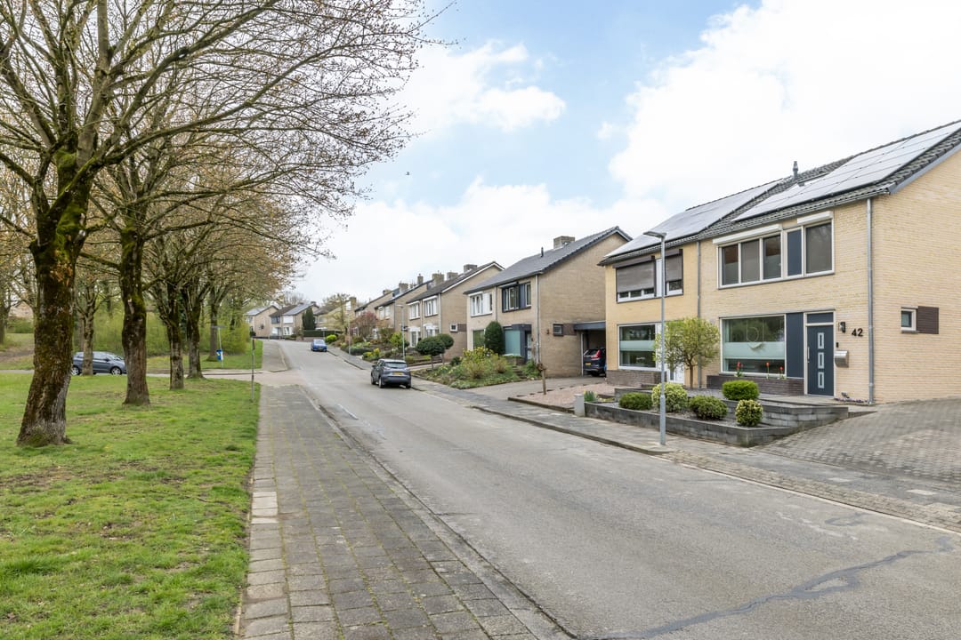 Foto 41 van Burg. Kengenstraat 42