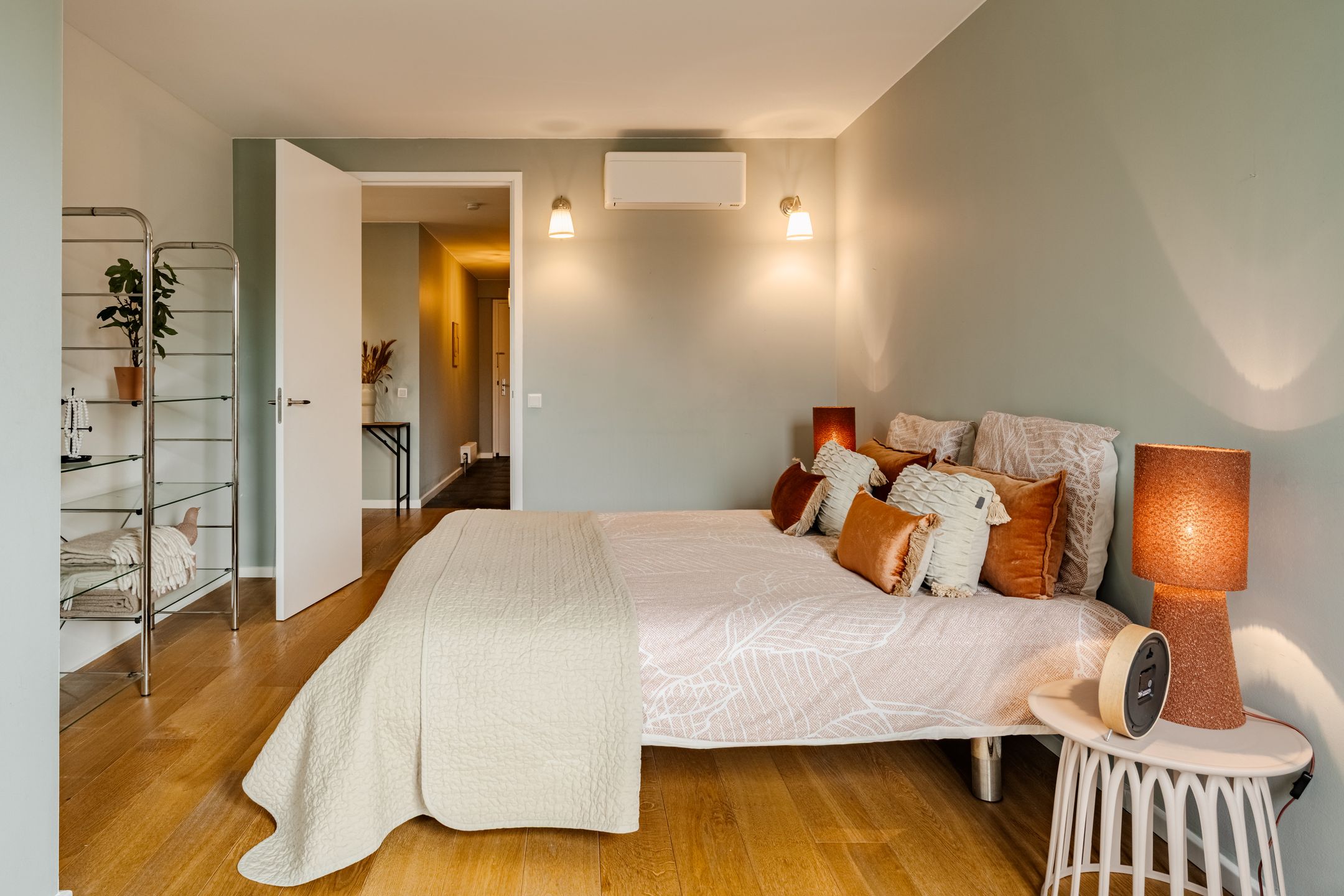 Luxurious Spacious Apartment with Scenic Views in Amstelveen — 32