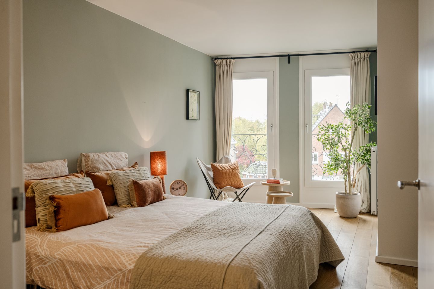 Luxurious Spacious Apartment with Scenic Views in Amstelveen — 28