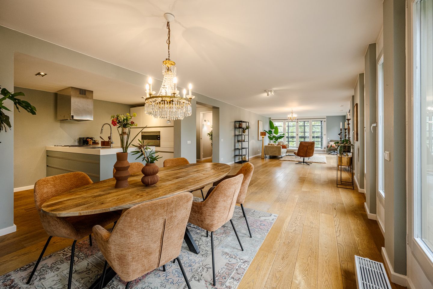 Luxurious Spacious Apartment with Scenic Views in Amstelveen — 18