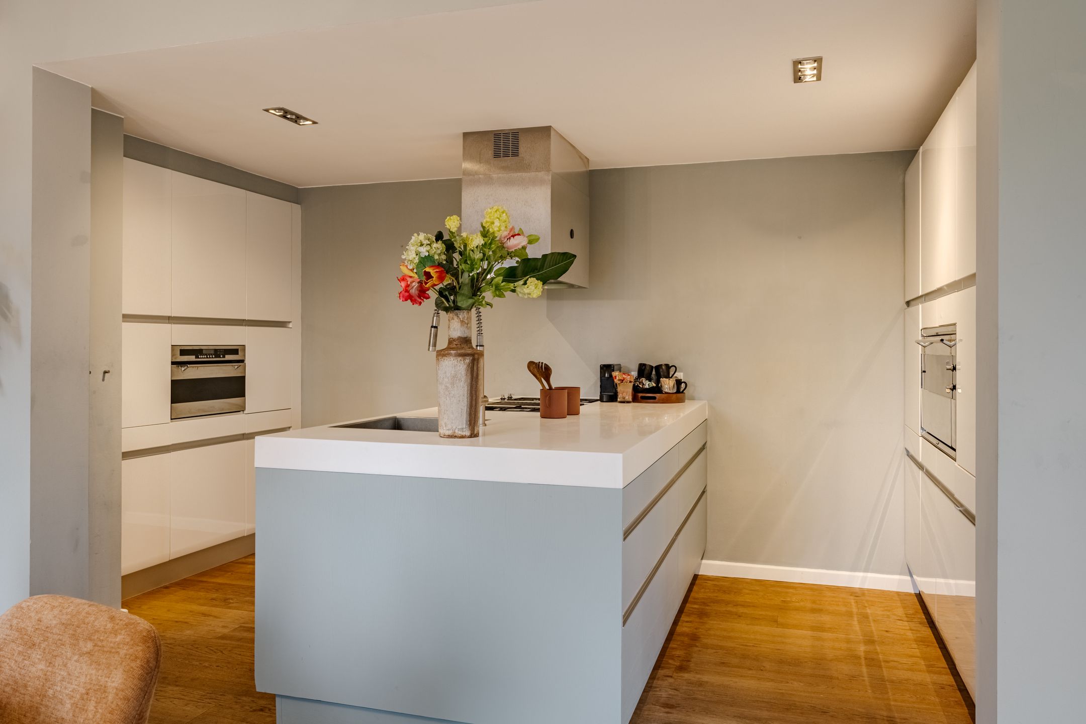 Luxurious Spacious Apartment with Scenic Views in Amstelveen — 20