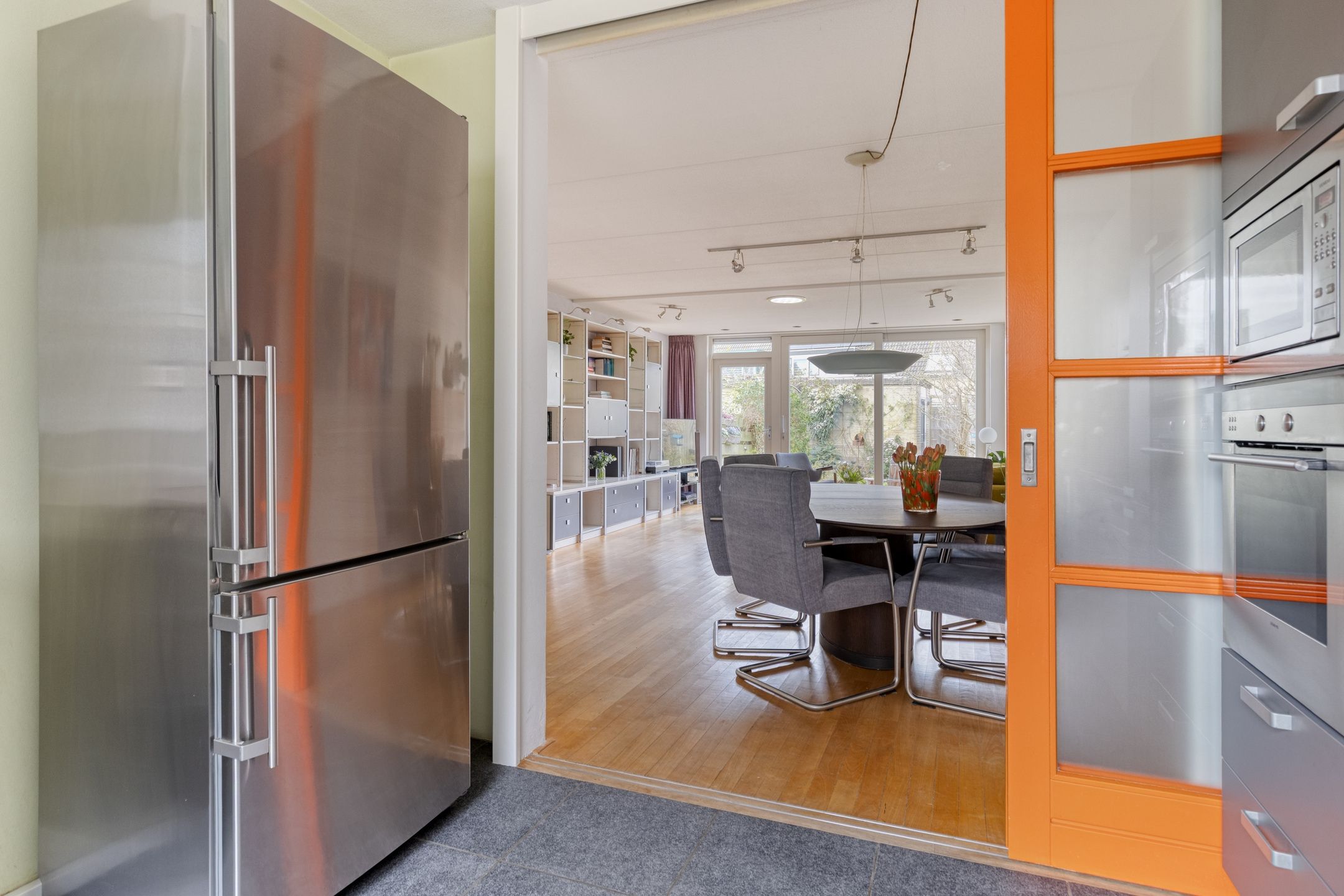 Spacious Family Home with Five Bedrooms and Sunny West-Facing Garden in Leiderdorp — 14