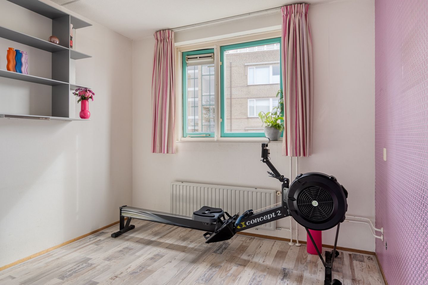 Spacious Family Home with Five Bedrooms and Sunny West-Facing Garden in Leiderdorp — 24