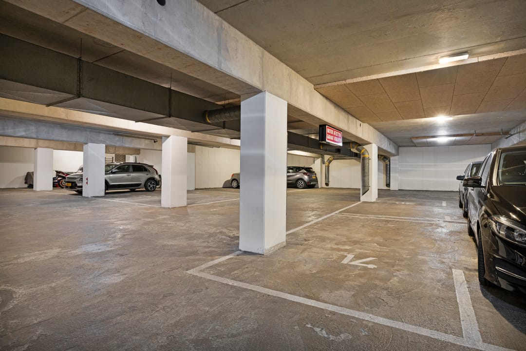 Centrally located apartment with free view and parking in Klazienaveen — 31