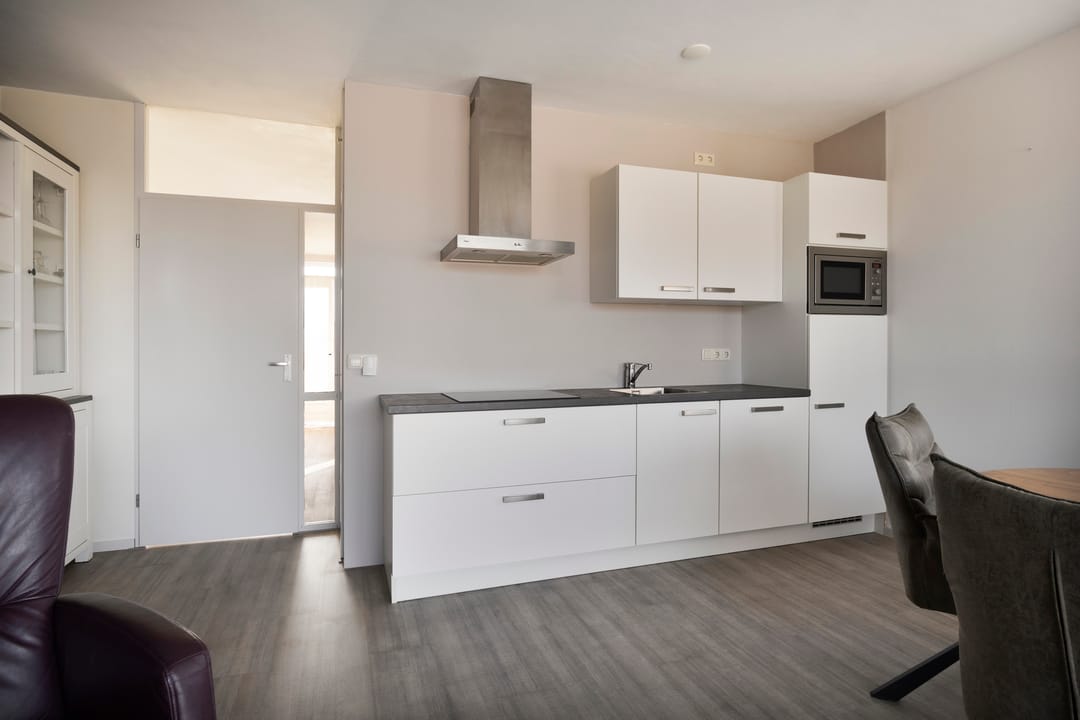 Centrally located apartment with free view and parking in Klazienaveen — 16