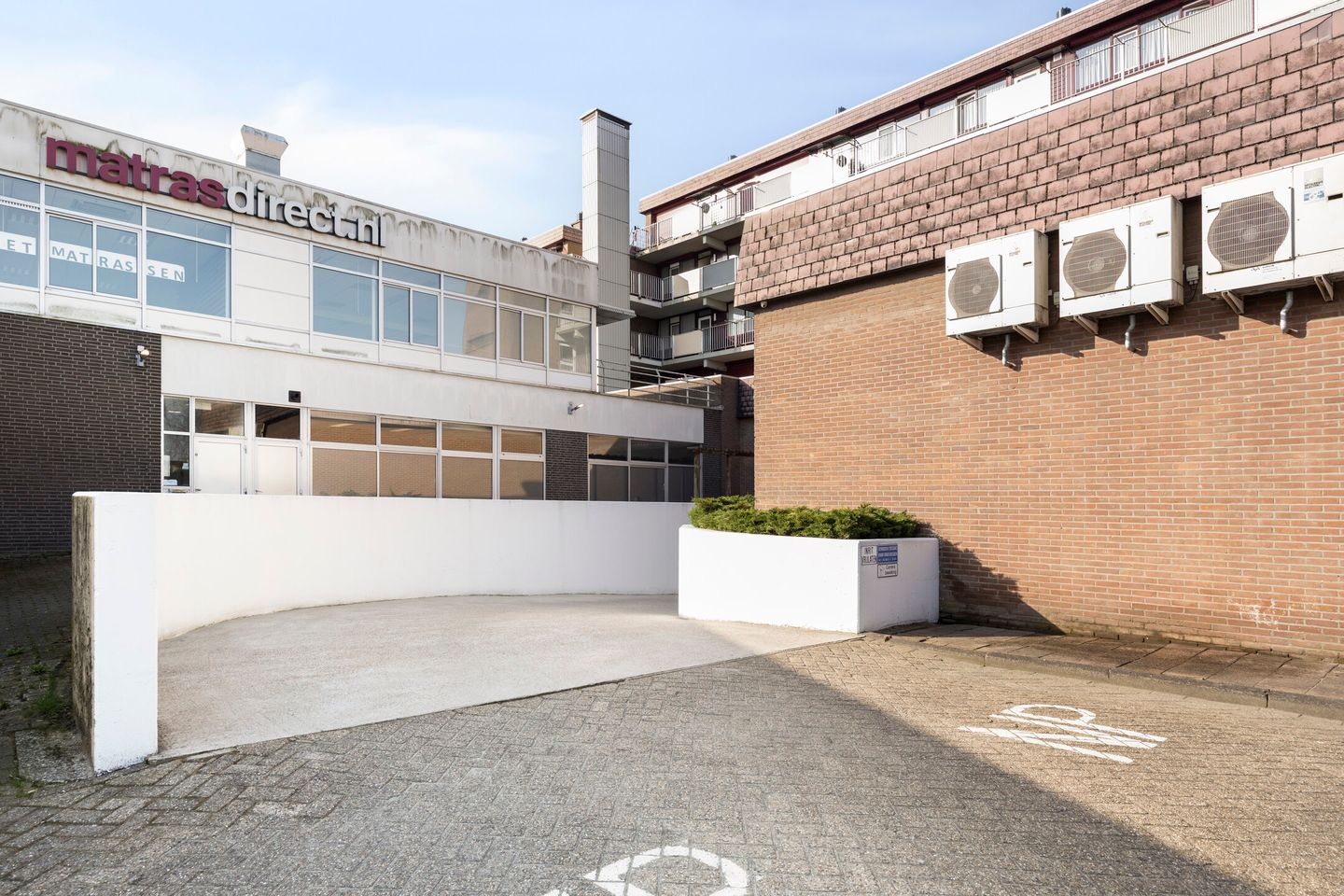 Centrally located apartment with free view and parking in Klazienaveen — 28