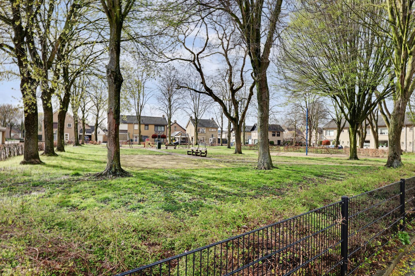 Photo 40 of Baroniestraat 38